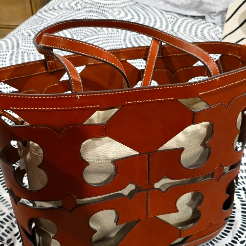 Tory Burch Tan Cutout Tote Bag - Picture 1 of 11